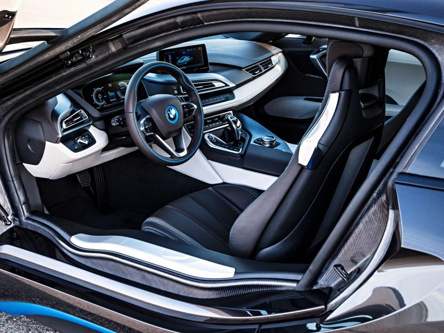  BMW i8 2014 года  (фото 9 из 180)
